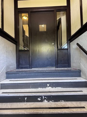 4358 W Washington Boulevard 204, Chicago, IL 60624