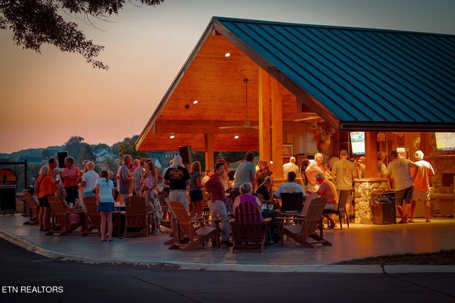 585 Black Cove Lane, Loudon, TN 37774