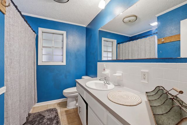 211 Melody Dr, Houma, LA 70363