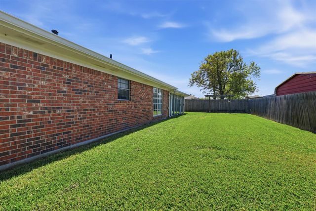 211 Melody Dr, Houma, LA 70363