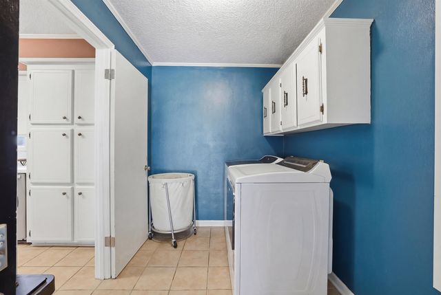 211 Melody Dr, Houma, LA 70363