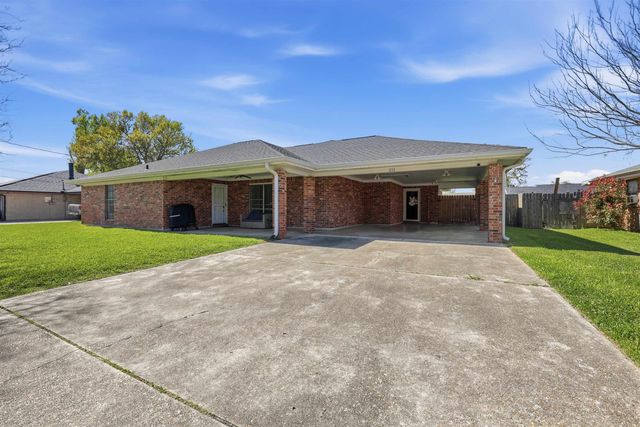 211 Melody Dr, Houma, LA 70363