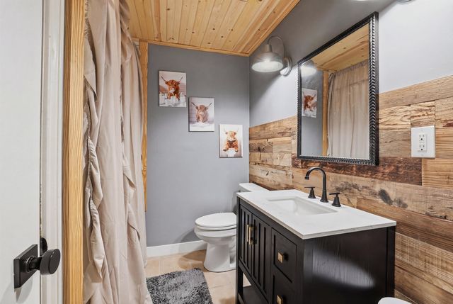 211 Melody Dr, Houma, LA 70363