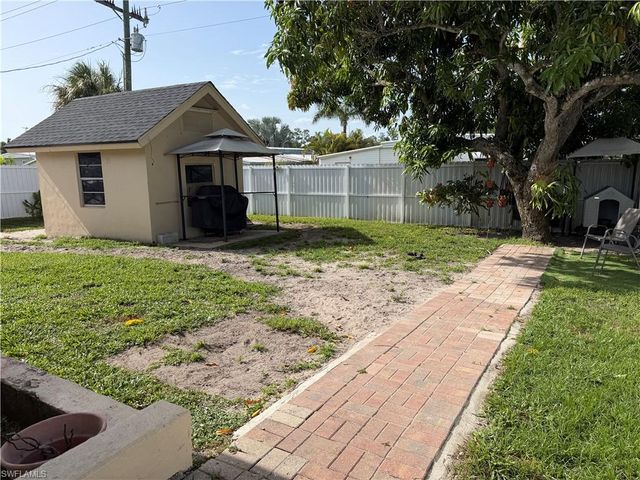 3502 Seminole AVE, Naples, FL 34112
