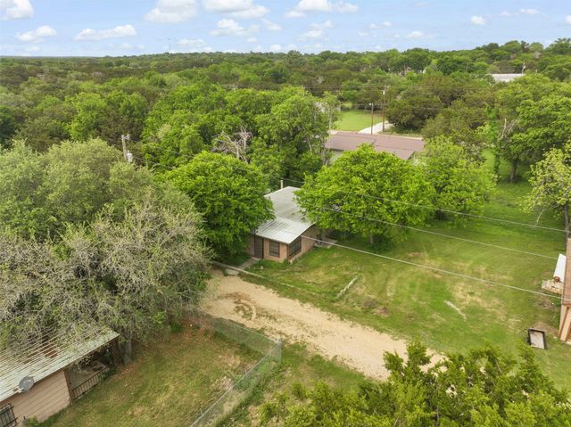 000 Linda Lee Crossing, Whitney, TX 76692