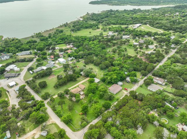 000 Linda Lee Crossing, Whitney, TX 76692