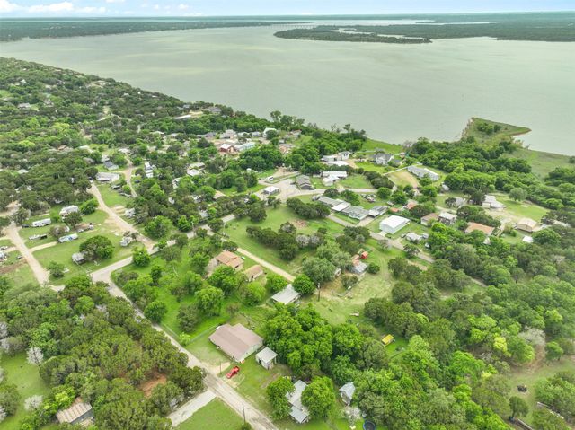 000 Linda Lee Crossing, Whitney, TX 76692