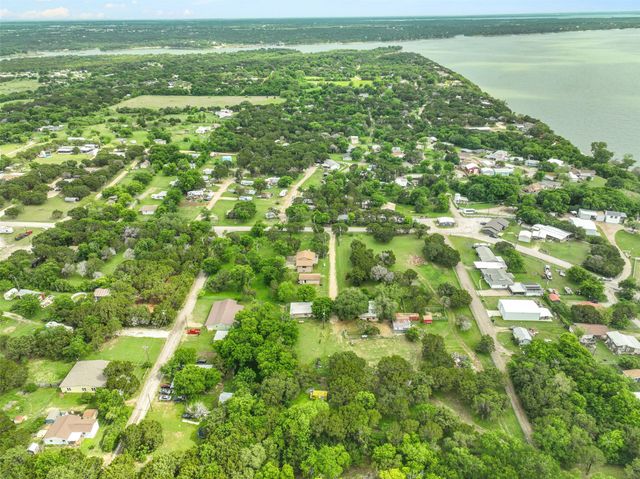 000 Linda Lee Crossing, Whitney, TX 76692