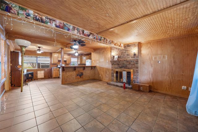 000 Linda Lee Crossing, Whitney, TX 76692