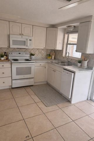 2043 SHANNON DRIVE, Holiday, FL 34690