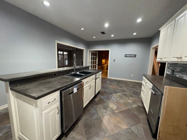 7324 Old Mill Run, Fort Worth, TX 76133