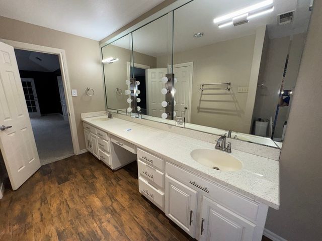 7324 Old Mill Run, Fort Worth, TX 76133