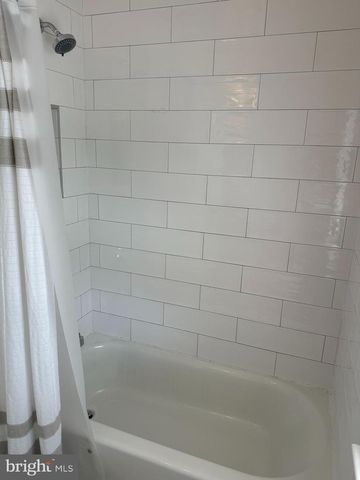1049 N MONROE ST, Arlington, VA 22201
