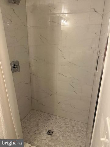 1049 N MONROE ST, Arlington, VA 22201