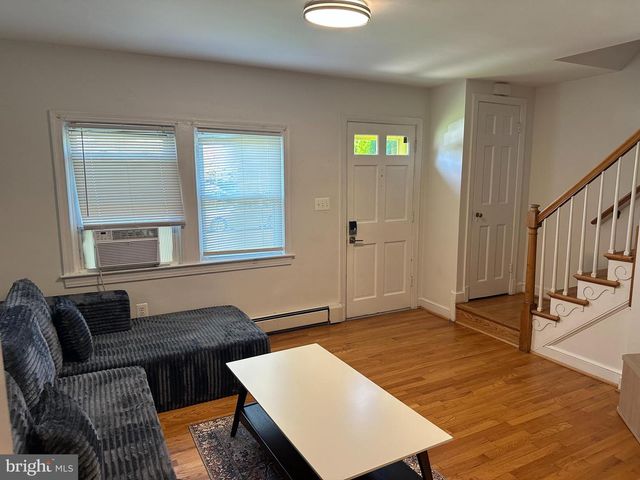 1049 N MONROE ST, Arlington, VA 22201