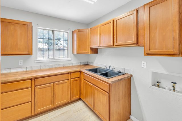 1213 Hickory Ave, Odessa, TX 79763