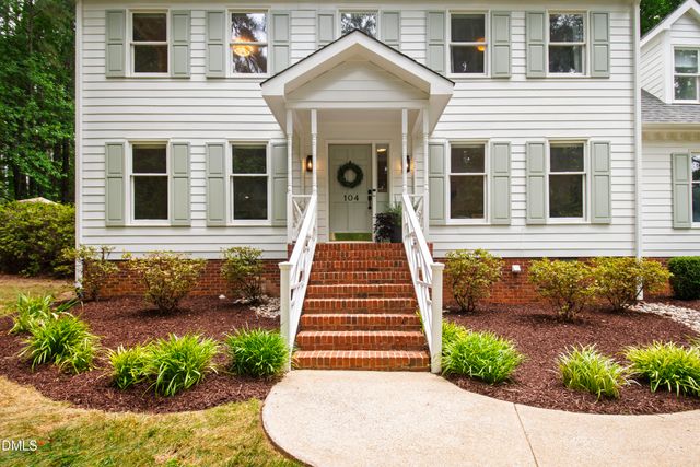 104 Larkwood Lane, Cary, NC 27518