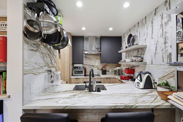 324 Catalpa Street 111, San Mateo, CA 94401