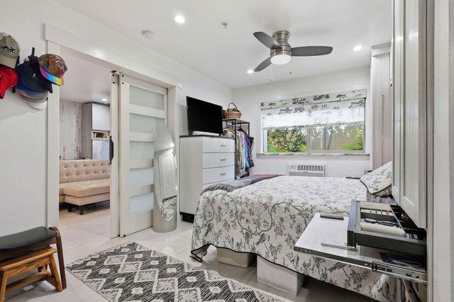 324 Catalpa Street 111, San Mateo, CA 94401