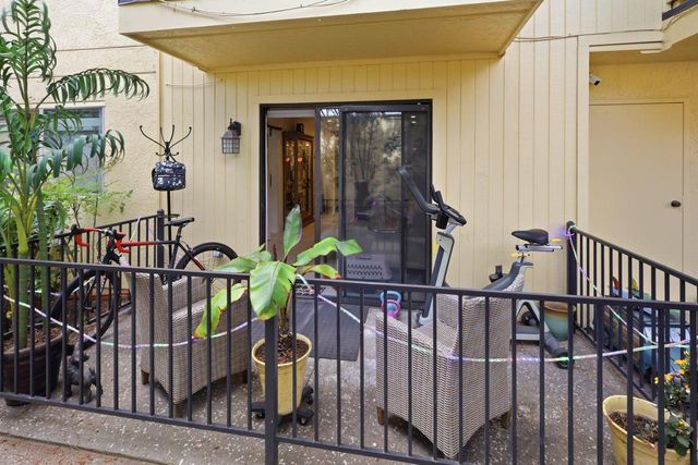 324 Catalpa Street 111, San Mateo, CA 94401