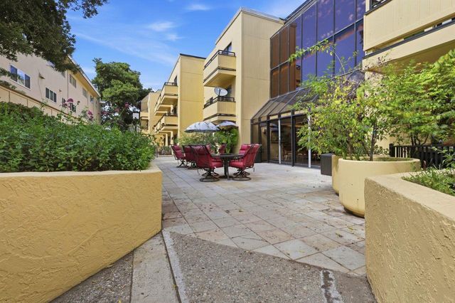 324 Catalpa Street 111, San Mateo, CA 94401