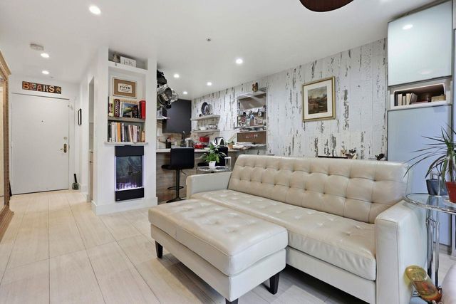 324 Catalpa Street 111, San Mateo, CA 94401