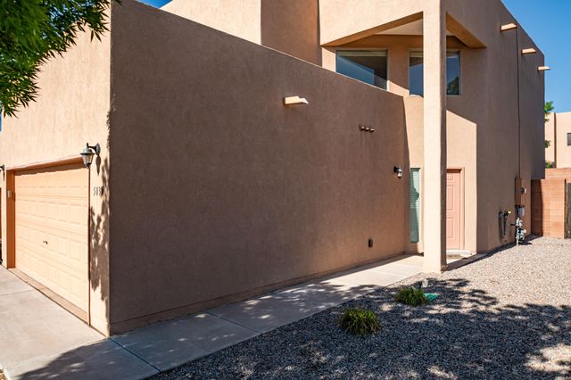 5035 Costa Maresme Drive NW, Albuquerque, NM 87120