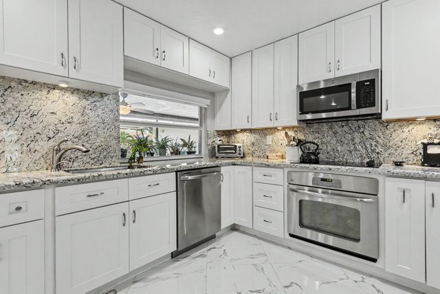 415 SAILBOAT Circle, Weston, FL 33326