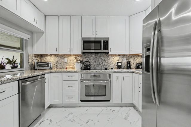 415 SAILBOAT Circle, Weston, FL 33326