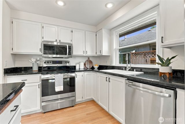 13109 NE 137th Place, Kirkland, WA 98034