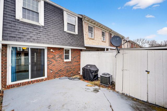 1056 Hardesty Place, Columbus, OH 43204