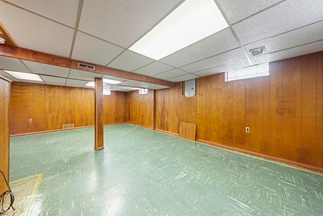 19141 Woodcrest Street, Harper Woods, MI 48225