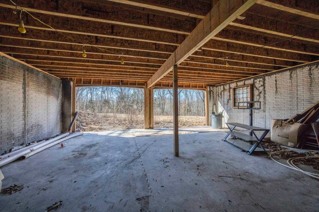 42 Pacific Drive, Crane, MO 65633