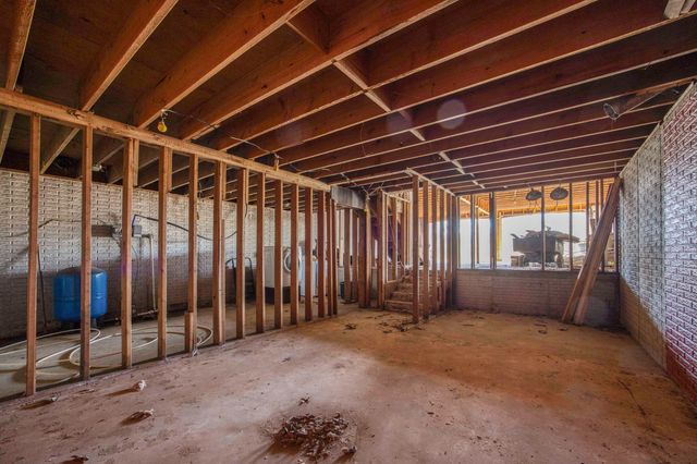 42 Pacific Drive, Crane, MO 65633