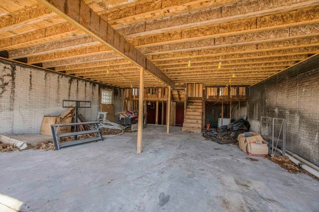 42 Pacific Drive, Crane, MO 65633