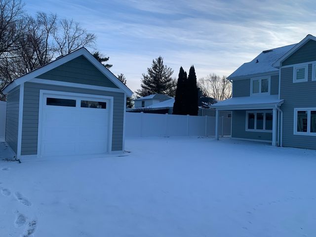 416 S 12th Avenue, St. Charles, IL 60174