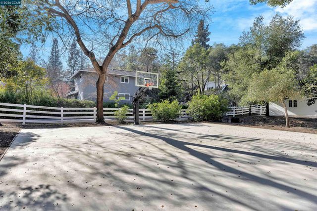 1847 Reliez Valley Rd, Lafayette, CA 94549