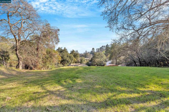 1847 Reliez Valley Rd, Lafayette, CA 94549