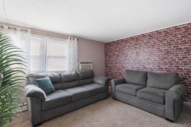 101 Spruce Avenue, Bethpage, NY 11714