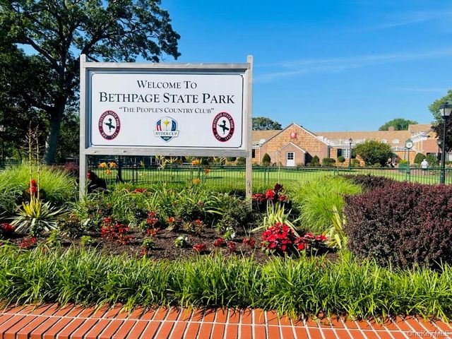 101 Spruce Avenue, Bethpage, NY 11714