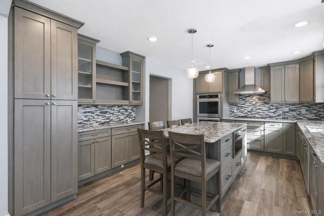 101 Spruce Avenue, Bethpage, NY 11714