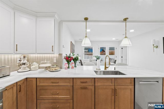 17-11 Berdan Avenue, Fair Lawn, NJ 07410