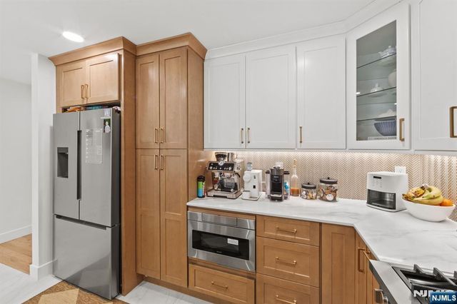 17-11 Berdan Avenue, Fair Lawn, NJ 07410