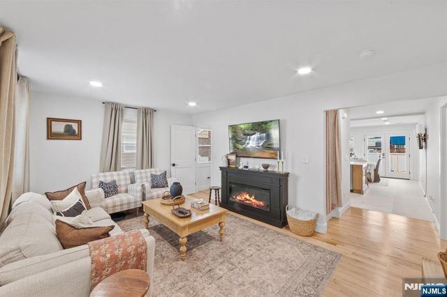 17-11 Berdan Avenue, Fair Lawn, NJ 07410