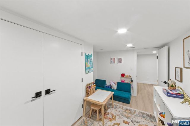 17-11 Berdan Avenue, Fair Lawn, NJ 07410