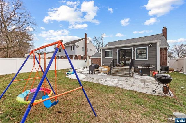 17-11 Berdan Avenue, Fair Lawn, NJ 07410