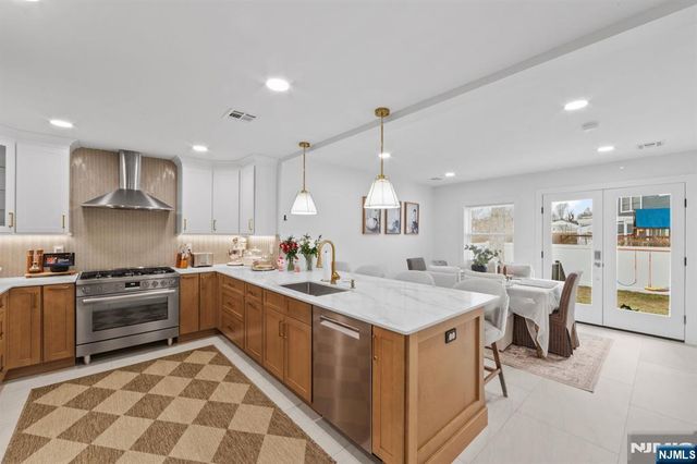 17-11 Berdan Avenue, Fair Lawn, NJ 07410