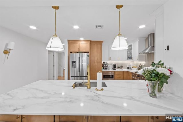 17-11 Berdan Avenue, Fair Lawn, NJ 07410