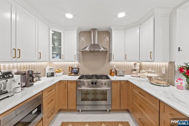 17-11 Berdan Avenue, Fair Lawn, NJ 07410