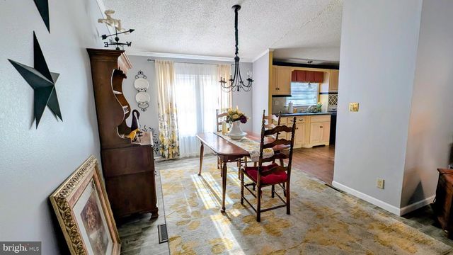 204 HORSESHOE DR, Garnet Valley, PA 19060